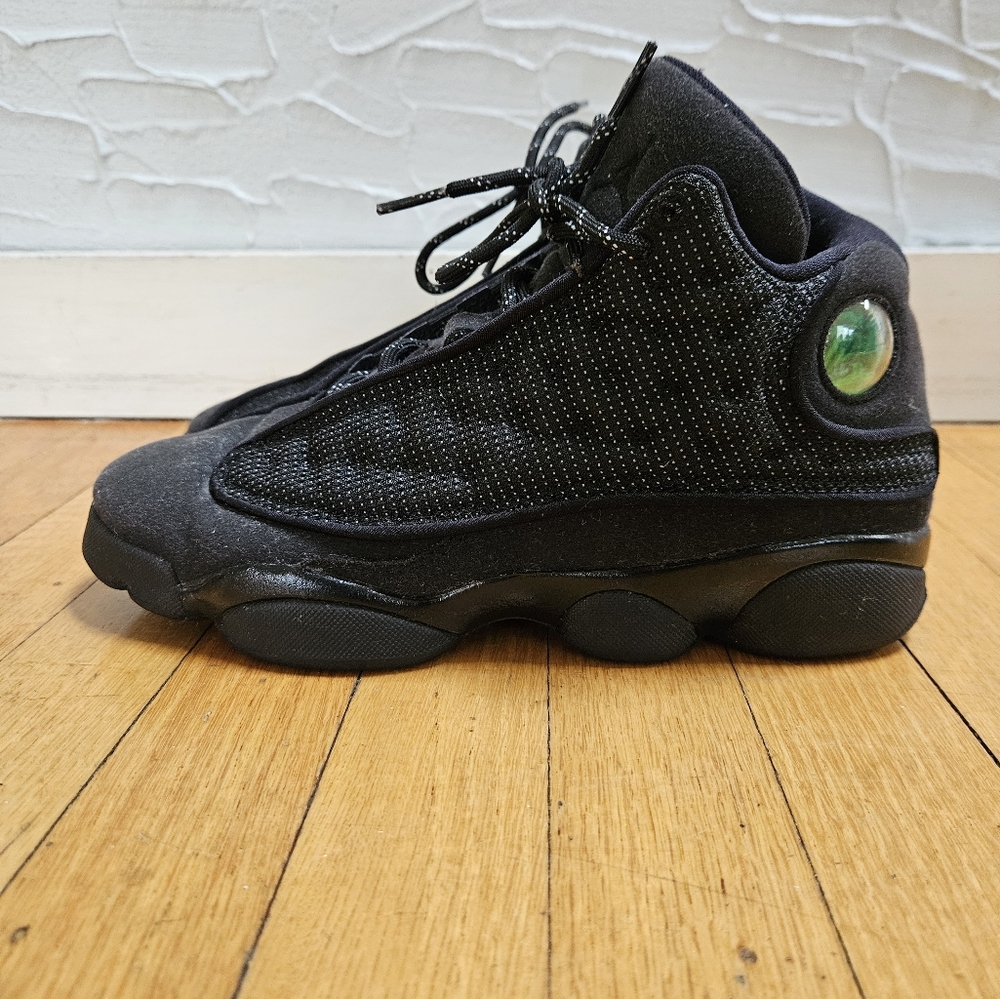 KIDS JORDAN BLACK CAT.  SIZE 6.5.  IN MINT CONDITION.  NEVER WORN.